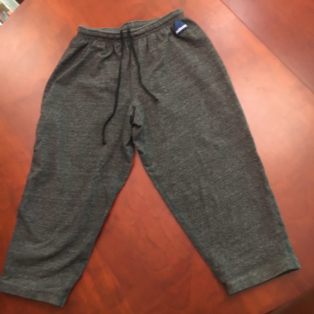 Men’s HIND workout crop pants.